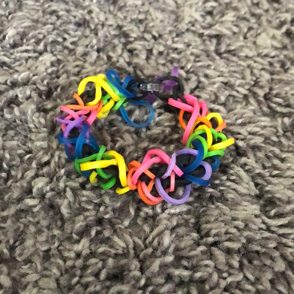 CUTE RAINBOW AND BLACK RUBBER BAND BRACELET